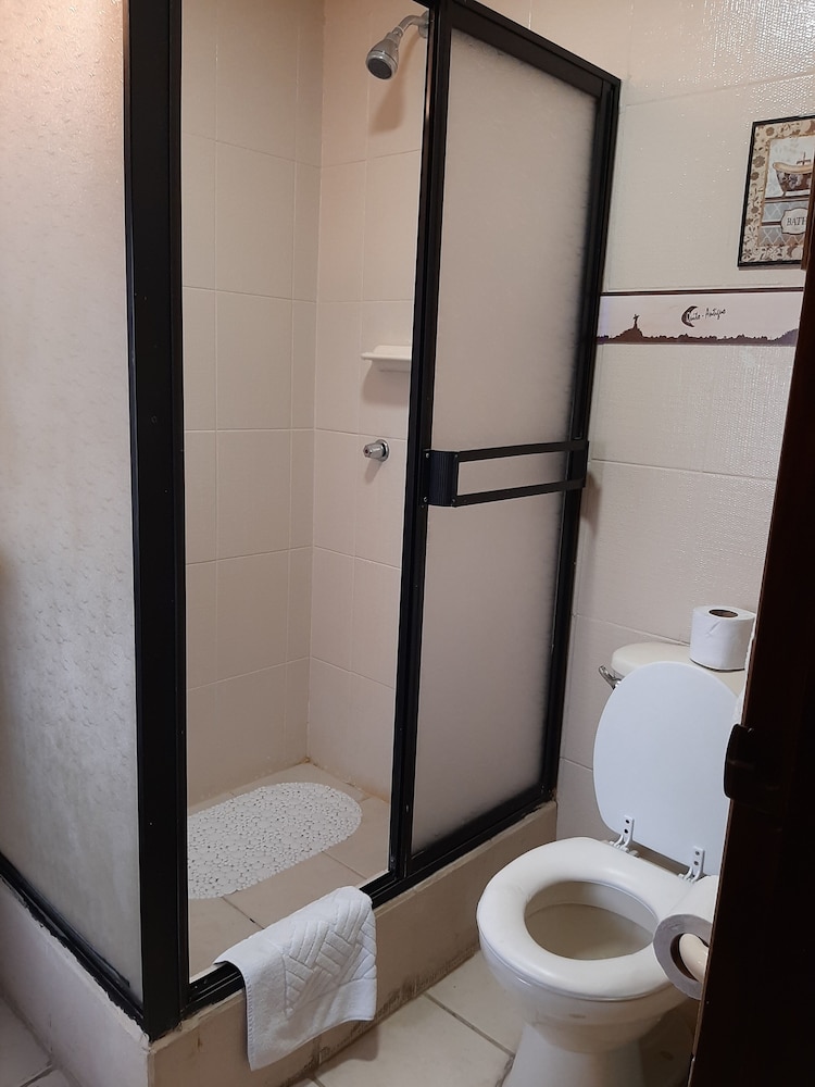 Presidential Room, Private Bathroom, City View photo 3