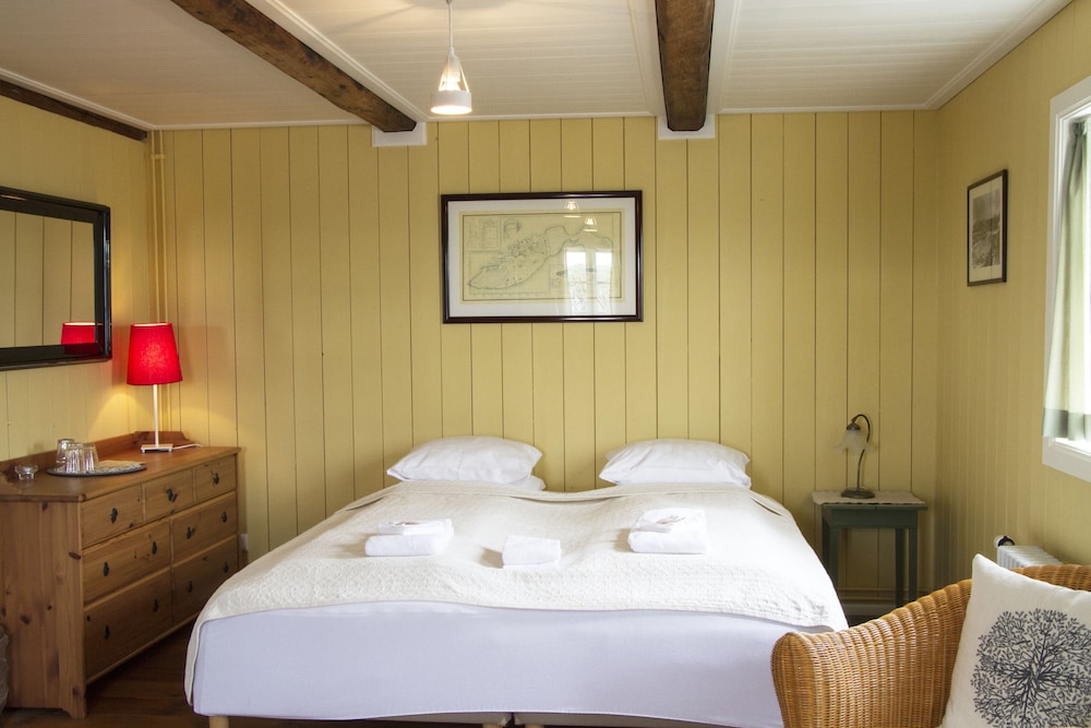 Family Quadruple Room photo 1