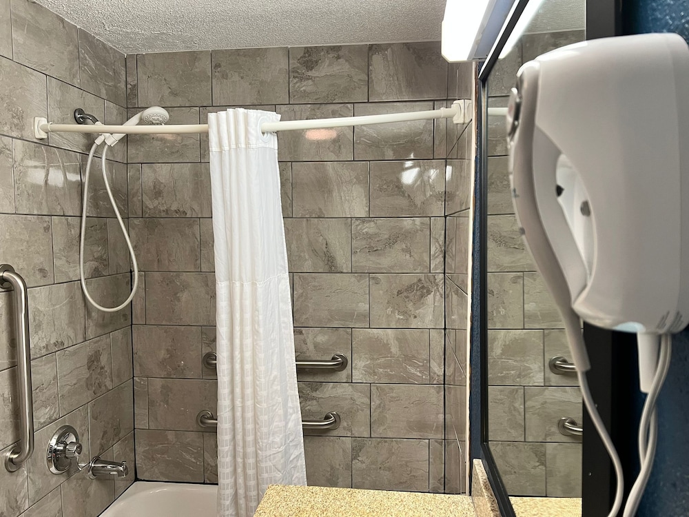 Suite, 1 King Bed with Sofa bed, Accessible, Non Smoking (Roll-In Shower) - Photo 3