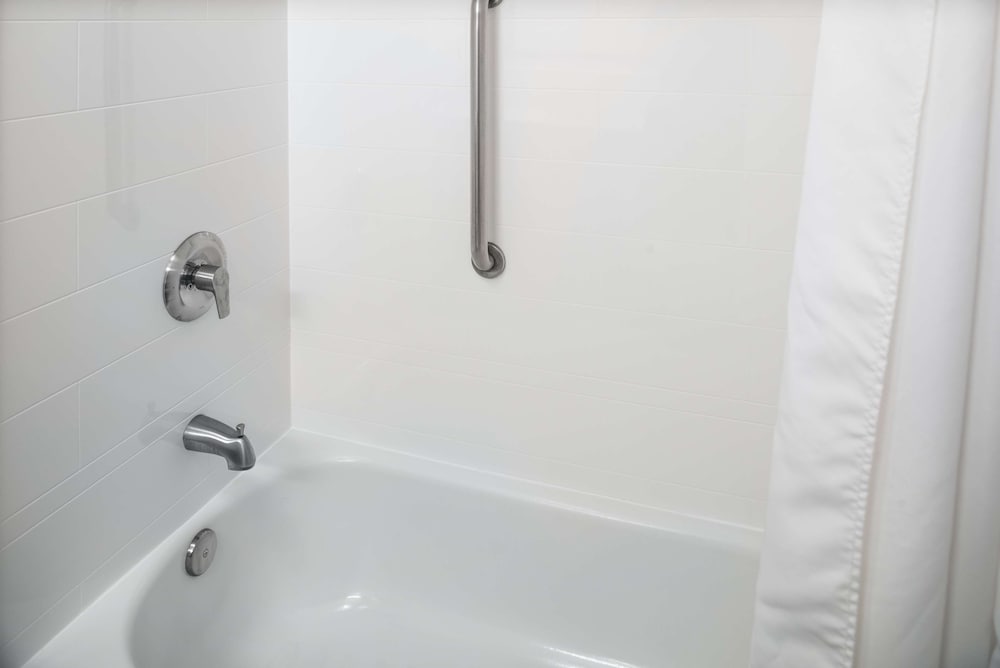 Room, 1 King Bed, Accessible, Non Smoking - Photo 9