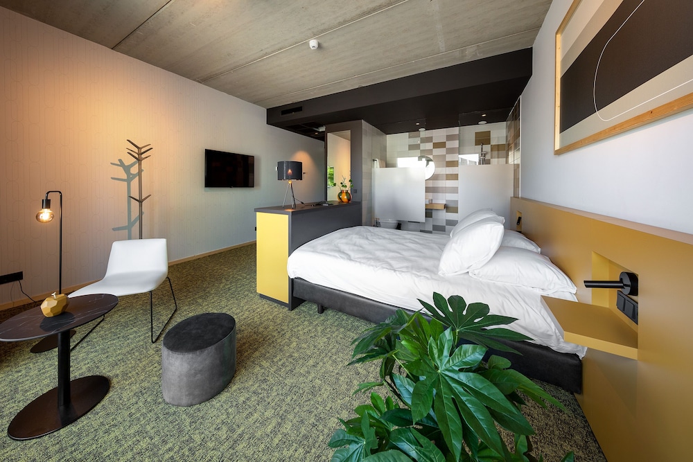 Studio Suite photo 2