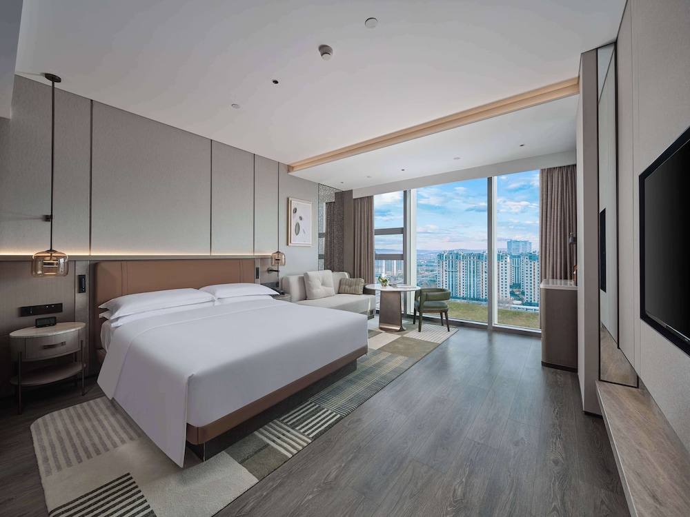 Deluxe Room, 1 King Bed