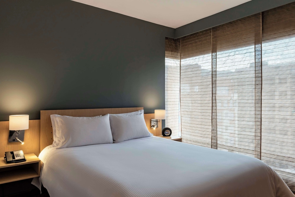 Junior Suite, 1 Queen Bed