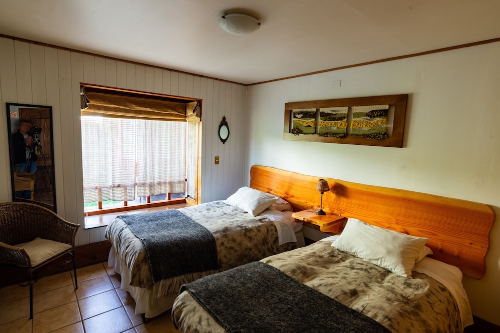 Standard Twin Room, 2 Twin Beds, Private Bathroom photo 1
