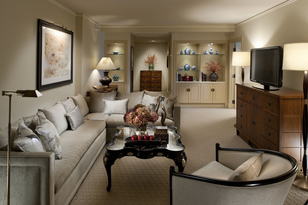 Mayor Suite