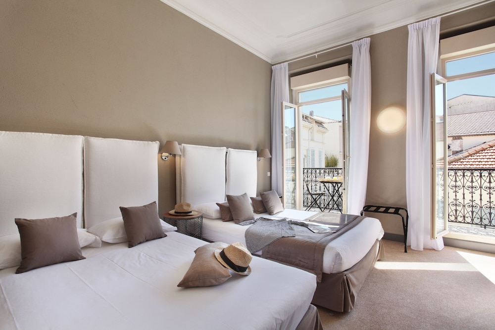 Quadruple Room - Photo 2