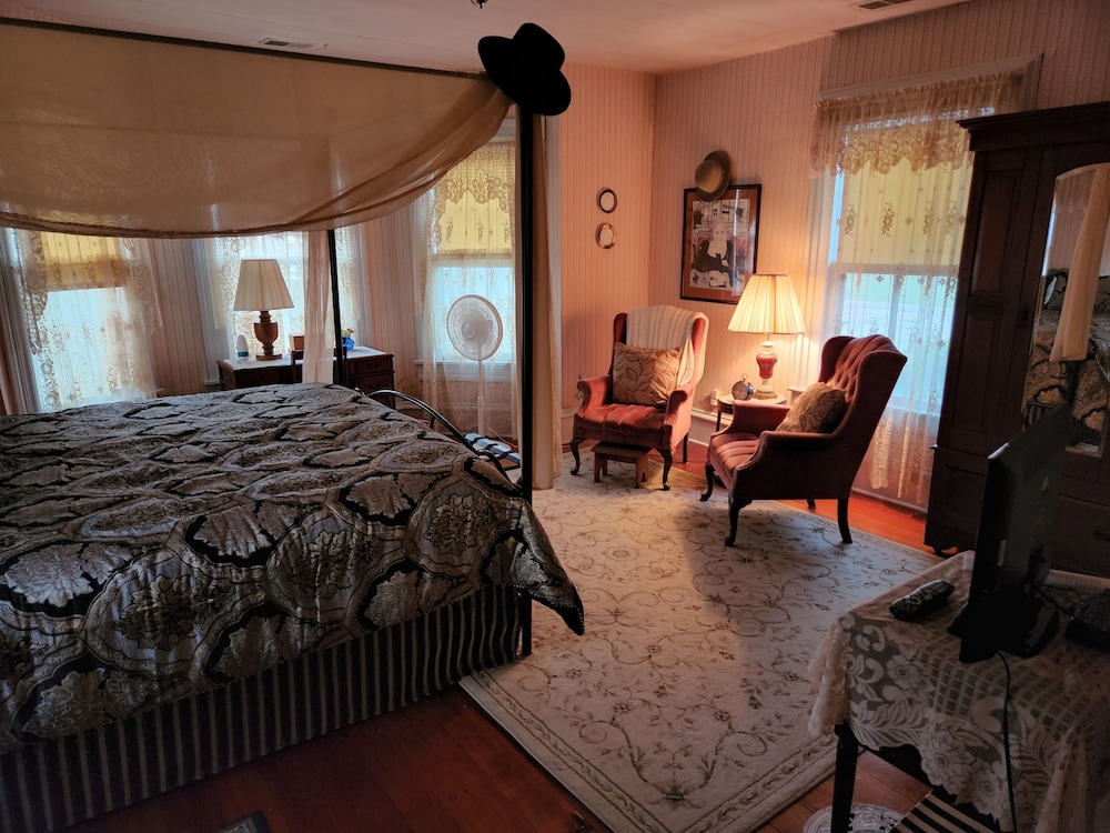 Barrister Room photo 2
