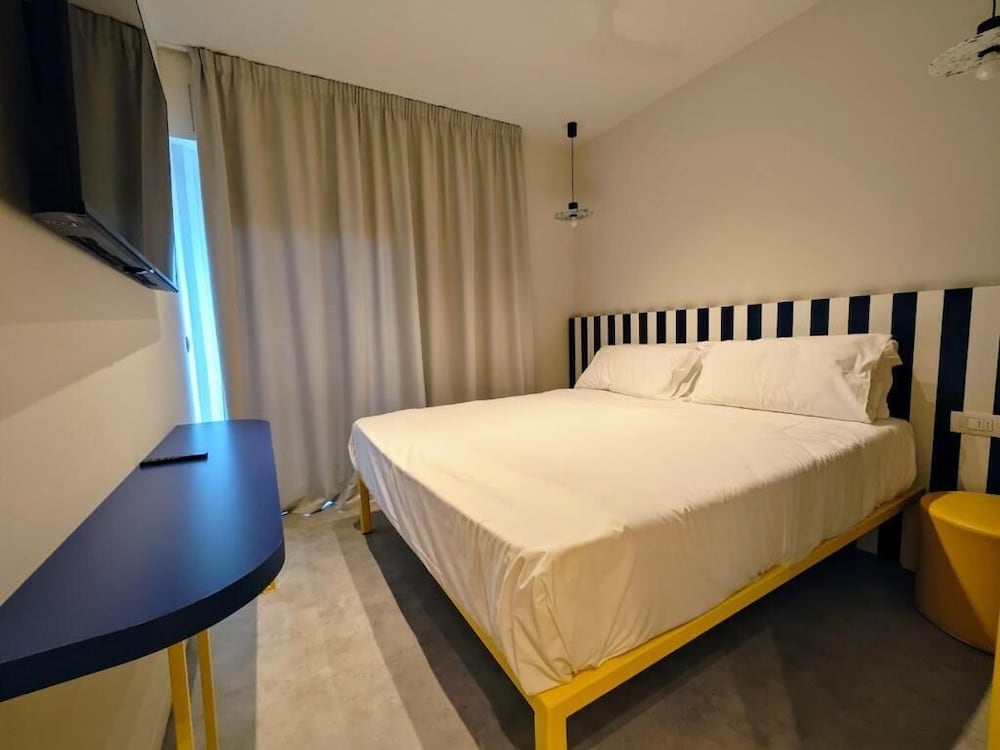 Suite, 2 Bedrooms photo 2