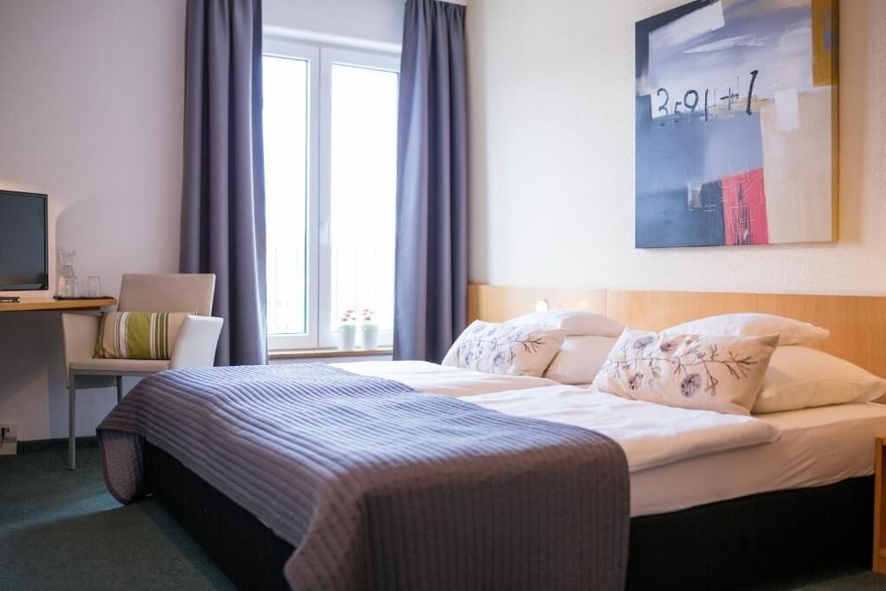 Double or Twin Room - Photo 3