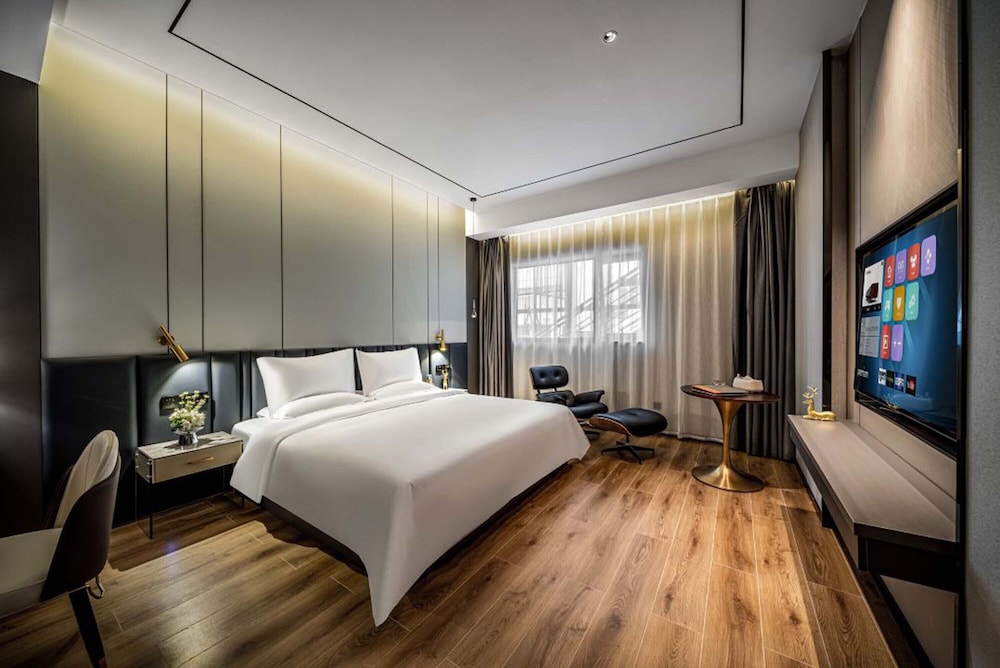 Standard Double Room, City View