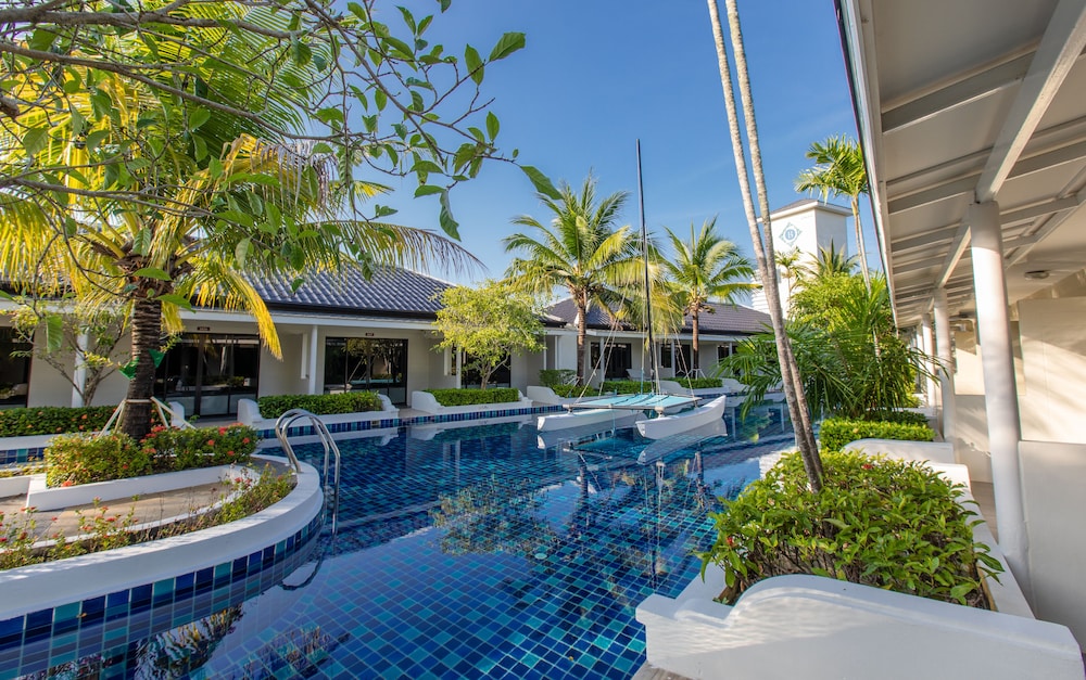 Deluxe Double or Twin Room, Pool Access