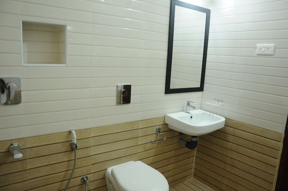 Standard Double Room, 1 King Bed photo 2