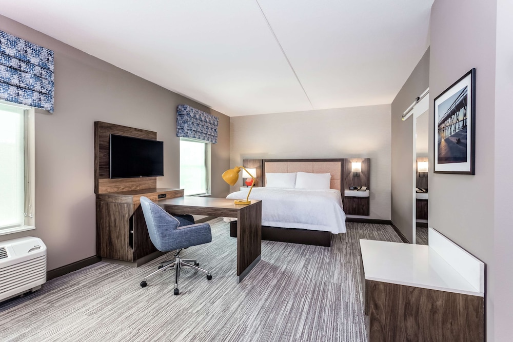 Suite, 1 King Bed, Accessible, Refrigerator & Microwave (Hearing) - Photo 2