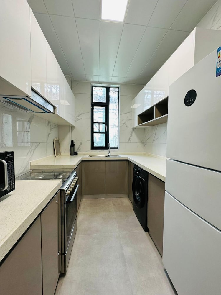 Deluxe Apartment, 2 Bedrooms, Balcony, City View photo 2