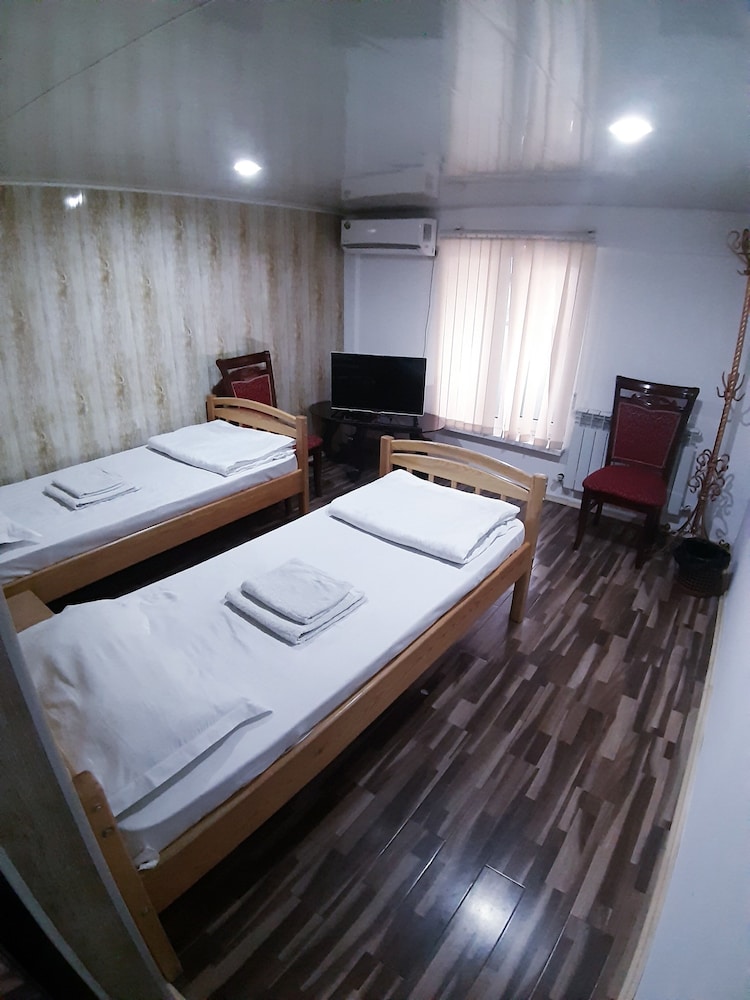 Economy Twin Room