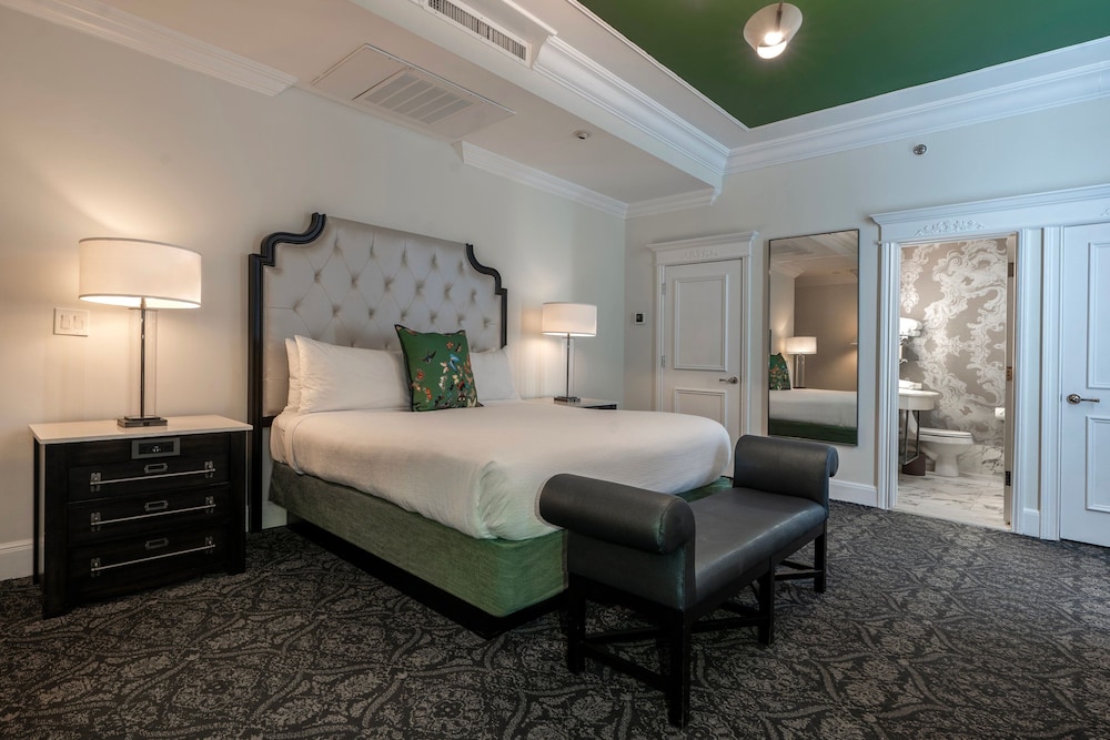 Grande King (Mobility Accessible with Roll-in Shower) - Photo 10