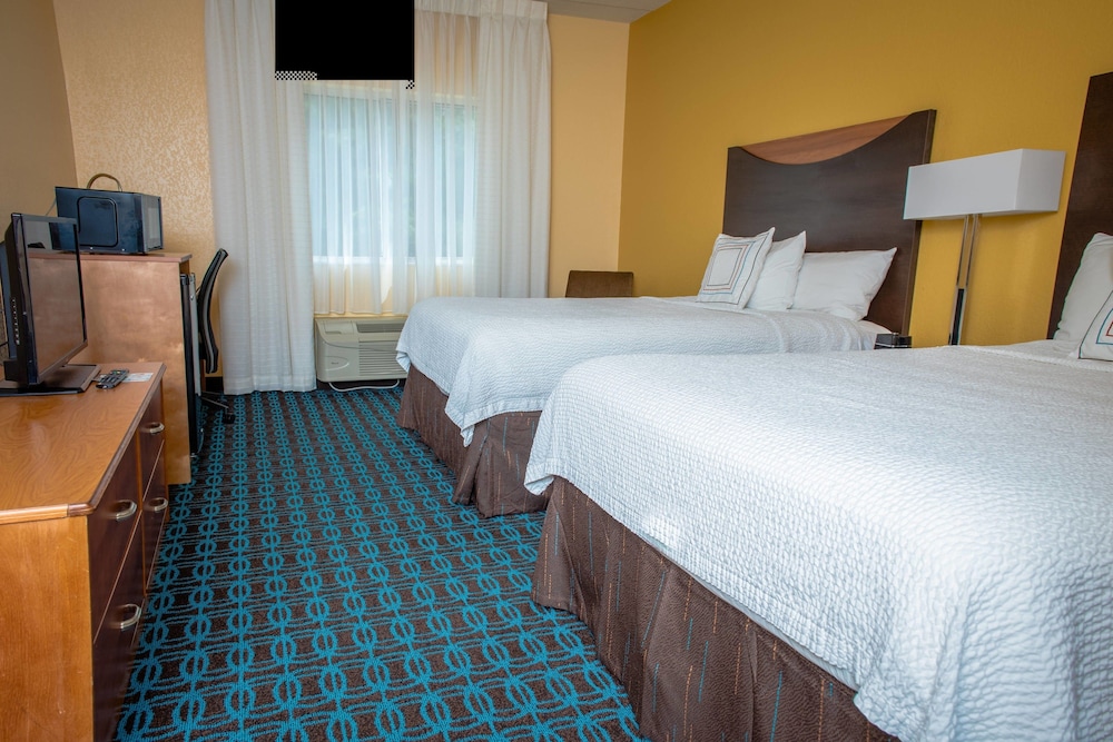 Room, 2 Queen Beds - Photo 4