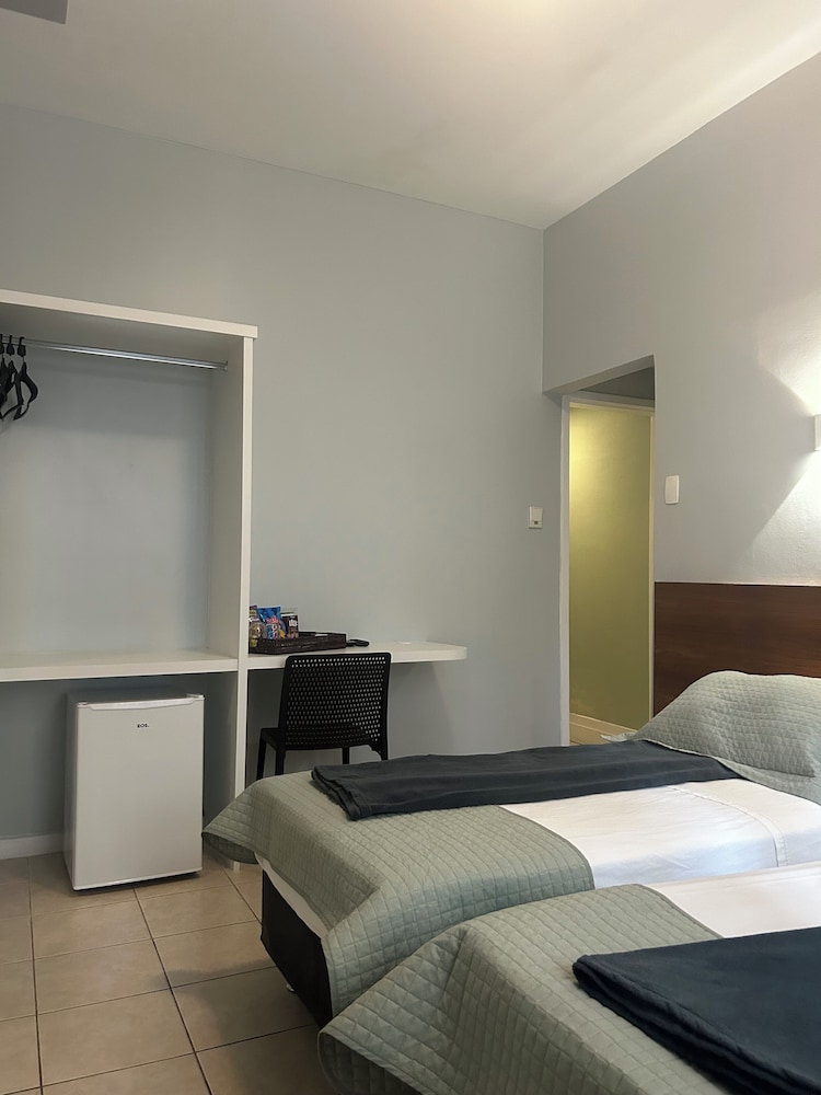 Standard Twin Room, 2 Twin Beds photo 2