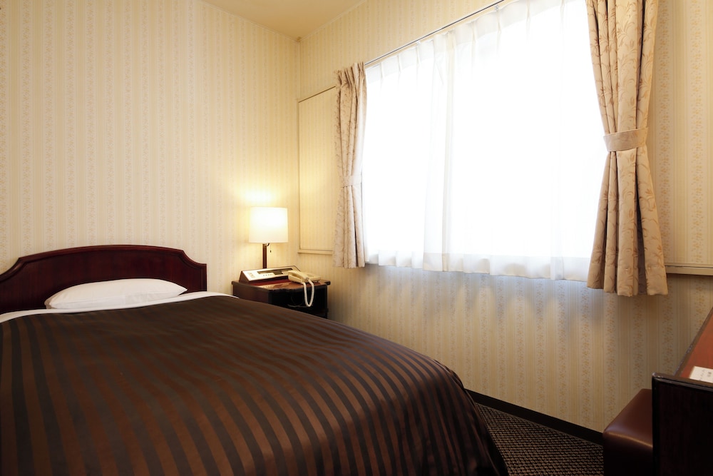 Single Room, Smoking