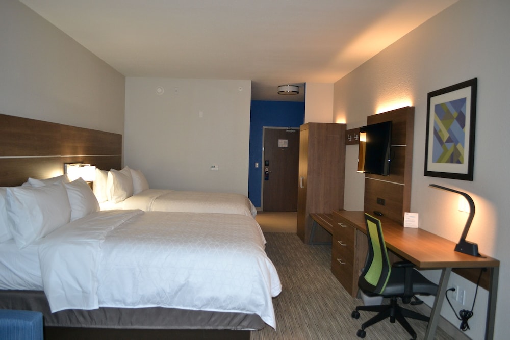 Standard Room, 2 Queen Beds, Accessible Bathtub (Communications, Accessible Tub) - Photo 4