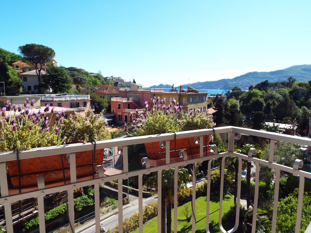 Superior Room, Balcony, Bay View - Photo 12