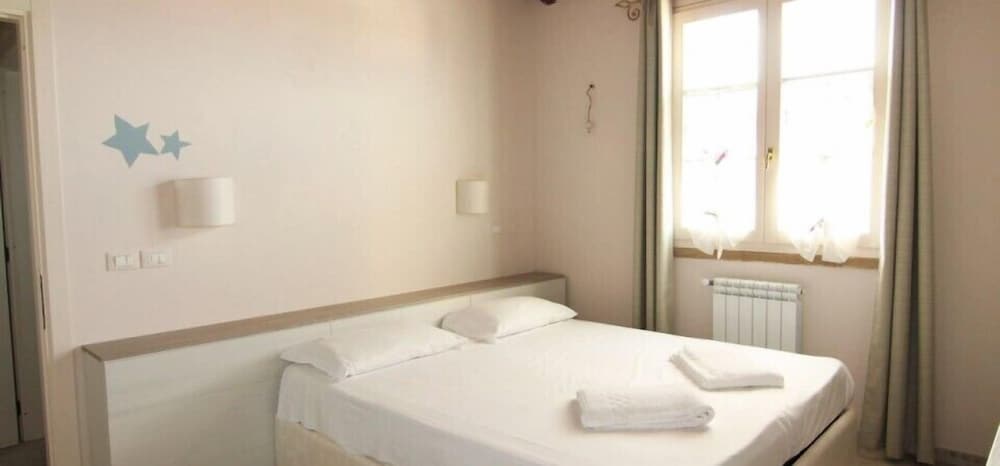 Standard House, 1 Bedroom, 2 Bathrooms, Poolside