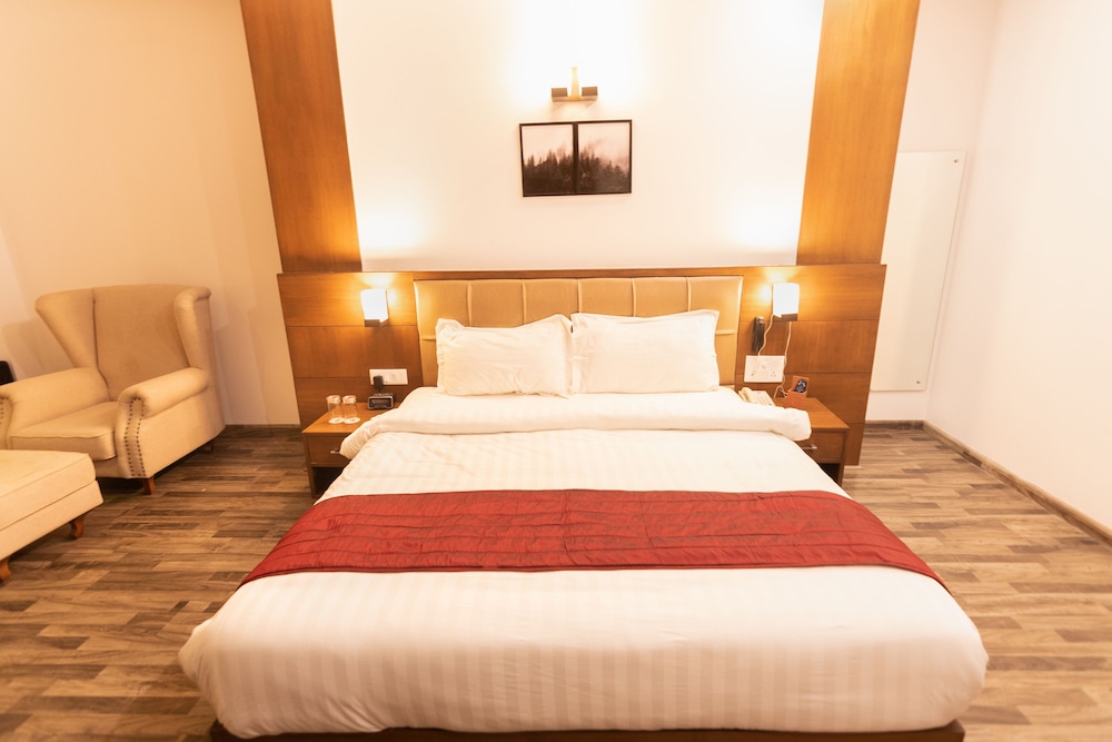 Deluxe Room - Photo 2