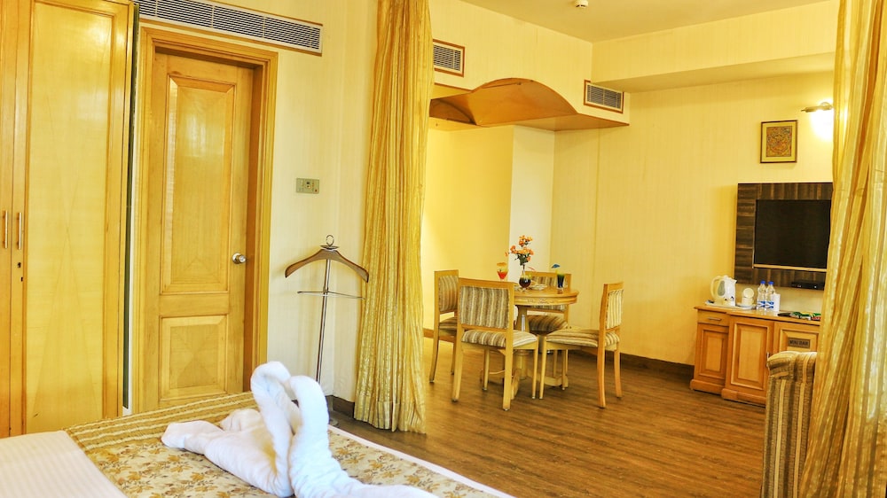 Deluxe Room - Photo 11