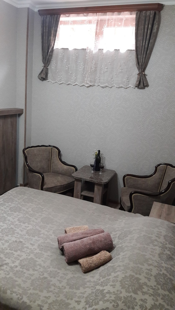 Economy Apartment photo 3