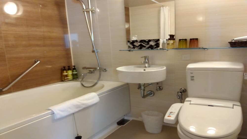 Superior twin Bay View triple room, Non-smoking - Photo 7