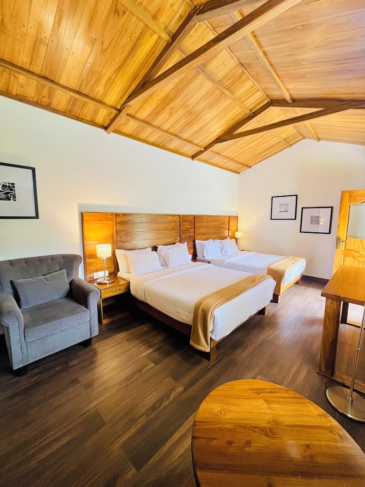 Superior Studio Suite, 2 Queen Beds