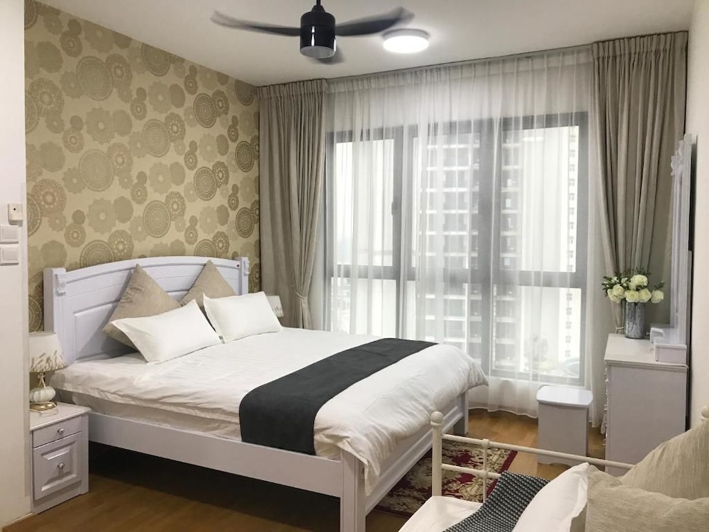 Classic Apartment, 2 Bedrooms, Sea View photo 2