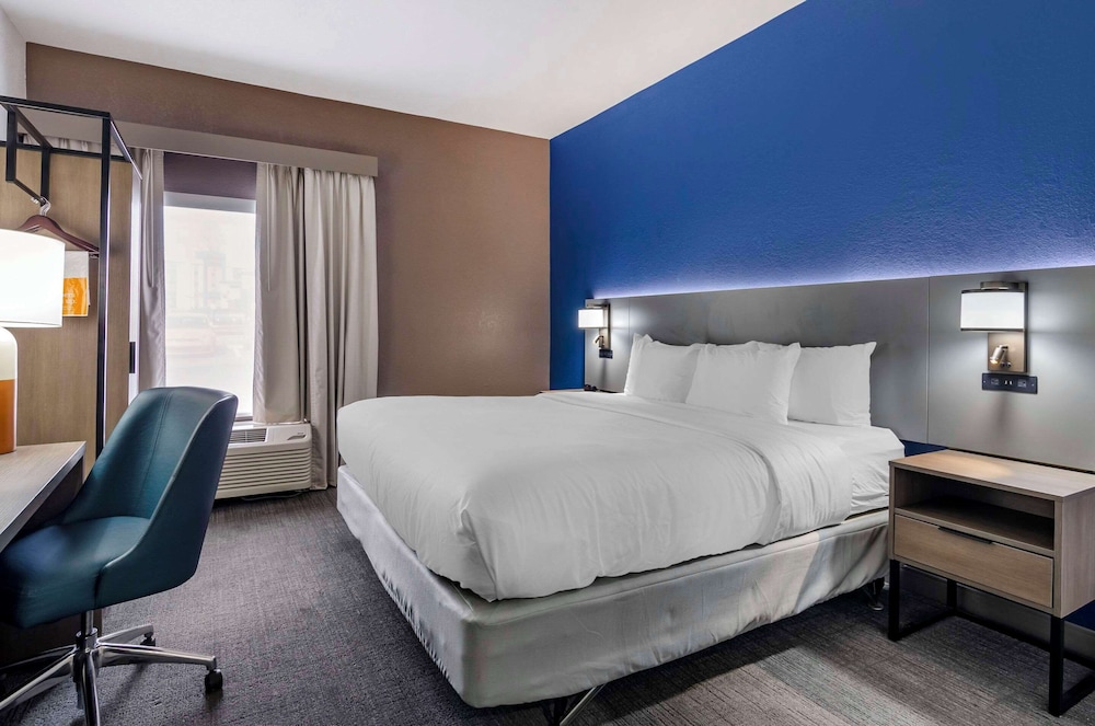 Room, 1 King Bed, Accessible, Non Smoking - Photo 1