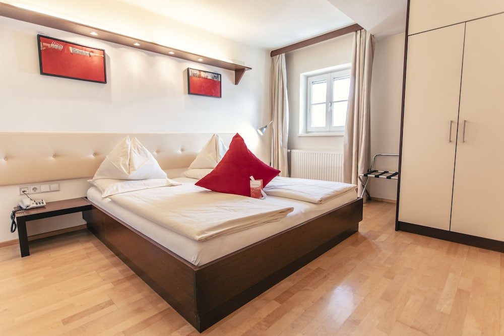 Economy Double Room photo 1