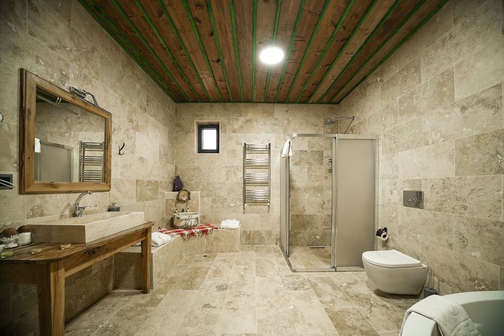 Honeymoon Double Room, 1 King Bed, Jetted Tub, Garden Area - Photo 6
