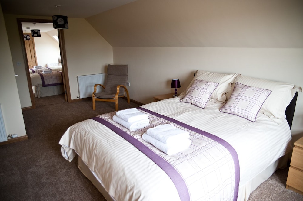 Family Room (Room 9) photo 2