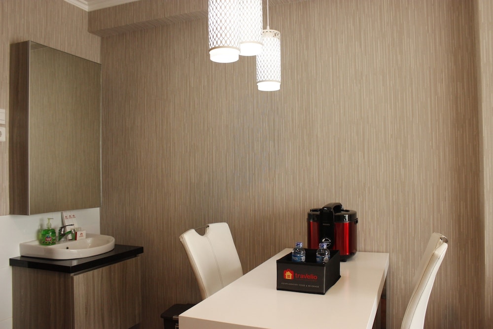 Room - Photo 17