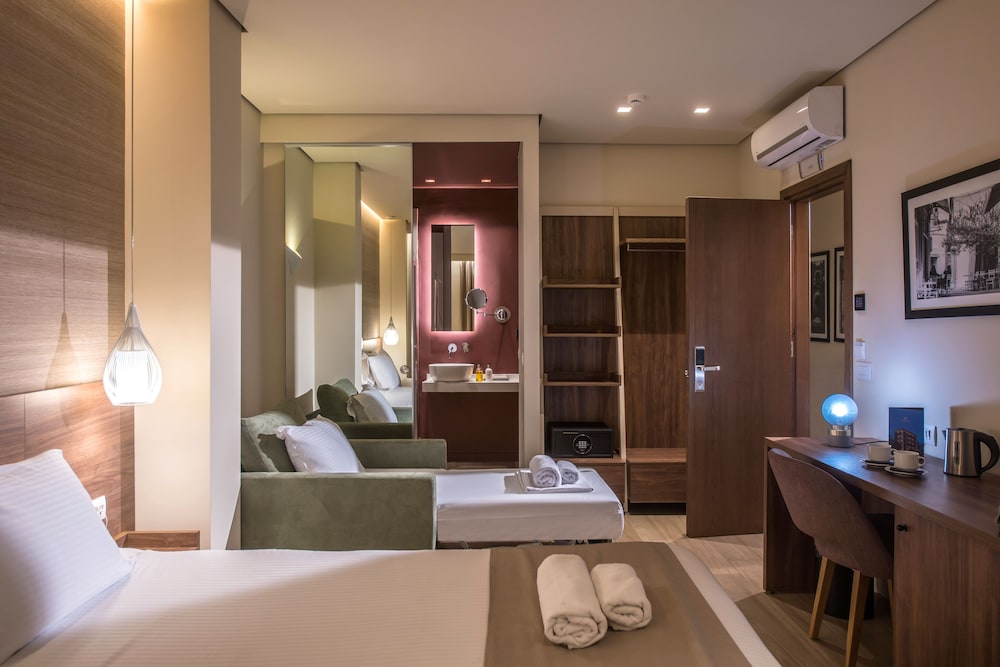 Triple Room, City View