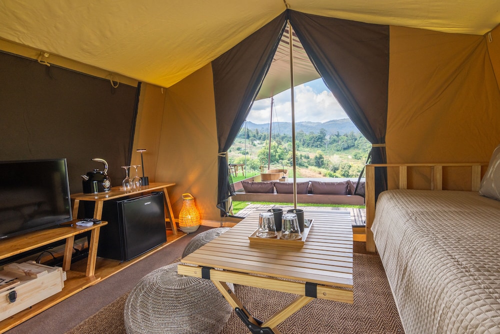 Deluxe Tent photo 1