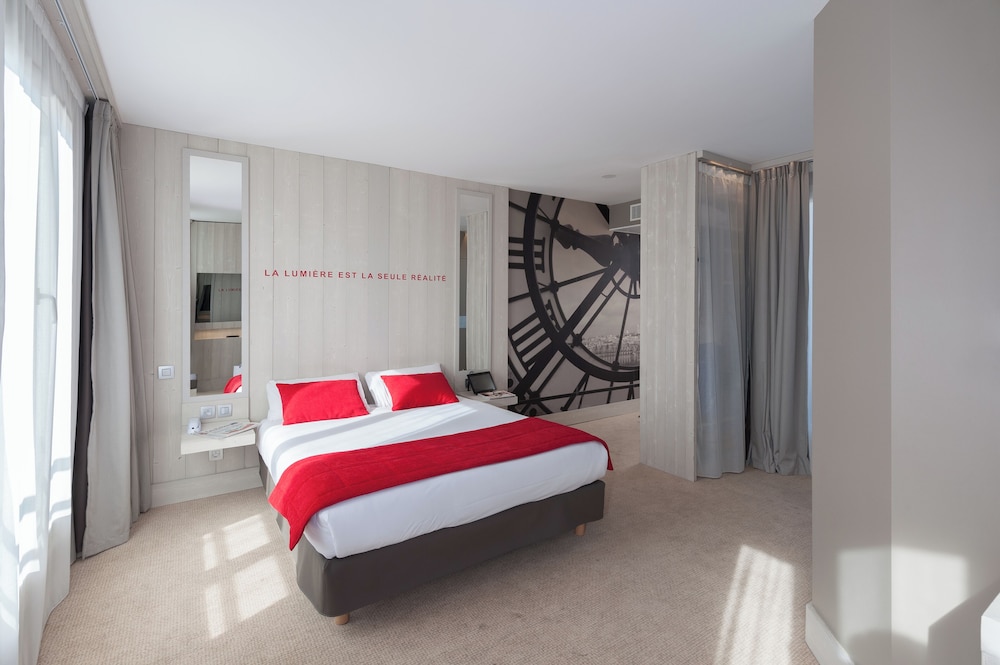 Suite 209 photo 3