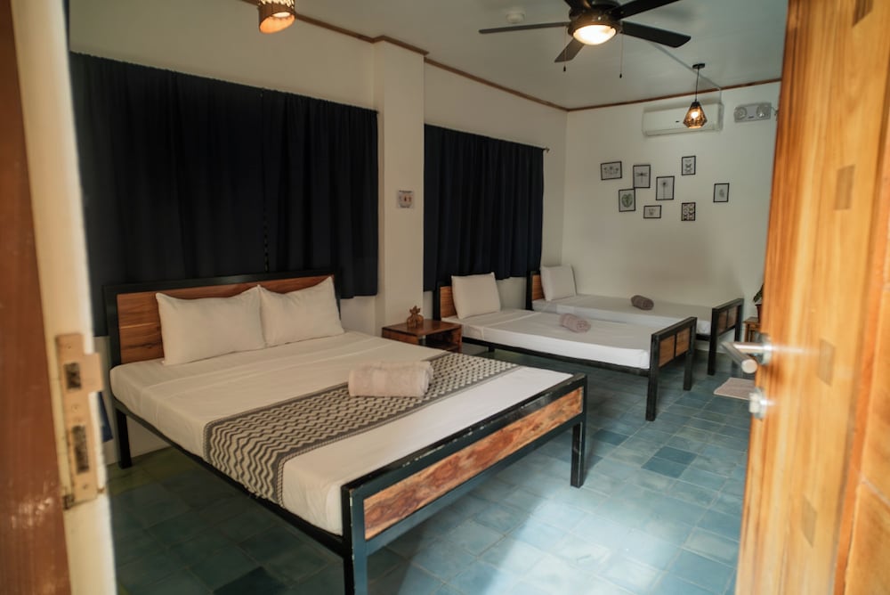 Family Room With Aircon photo 2