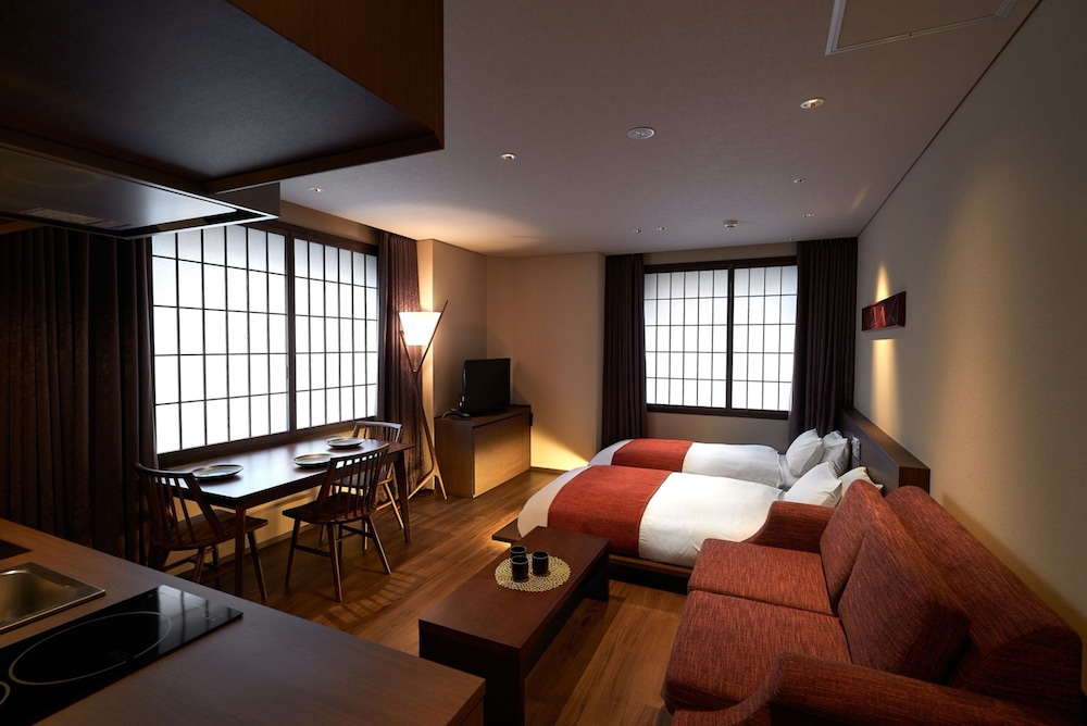 Deluxe Triple Room, Multiple Beds, Non Smoking, Kitchen - Photo 2