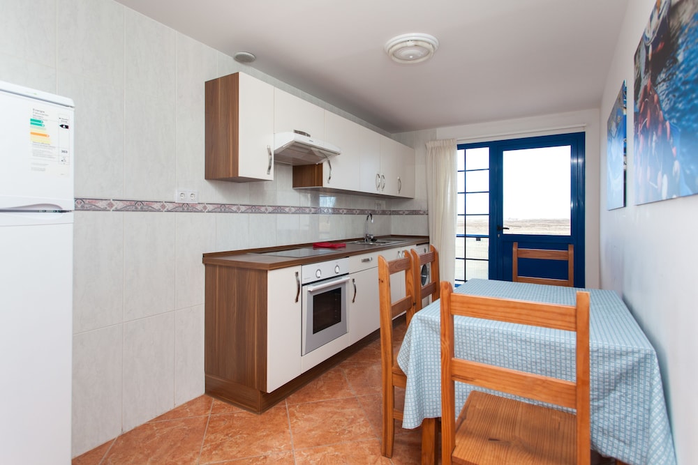 Family Apartment, 2 Bedrooms, Terrace, Lakeside photo 3