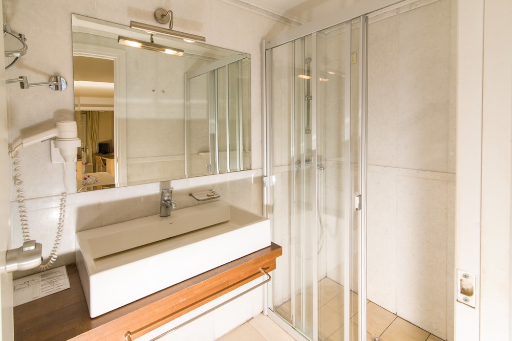 Junior Suite, Jetted Tub - Photo 15