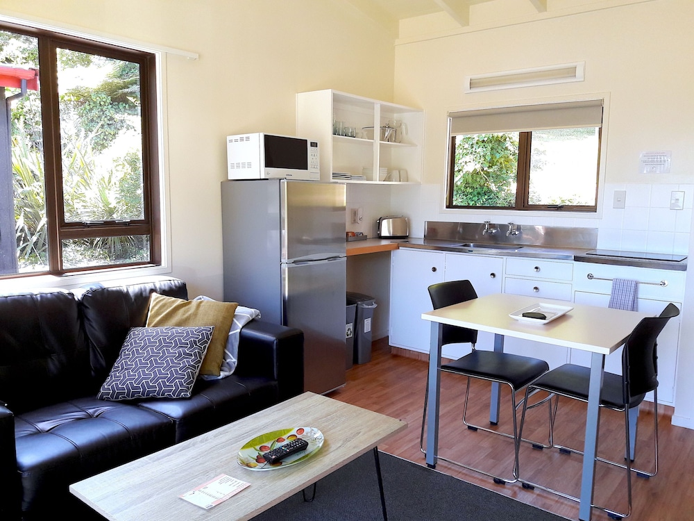 One Bedroom Unit - Photo 2