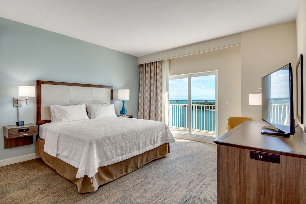 Studio, 1 King Bed, Refrigerator & Microwave, Beach View