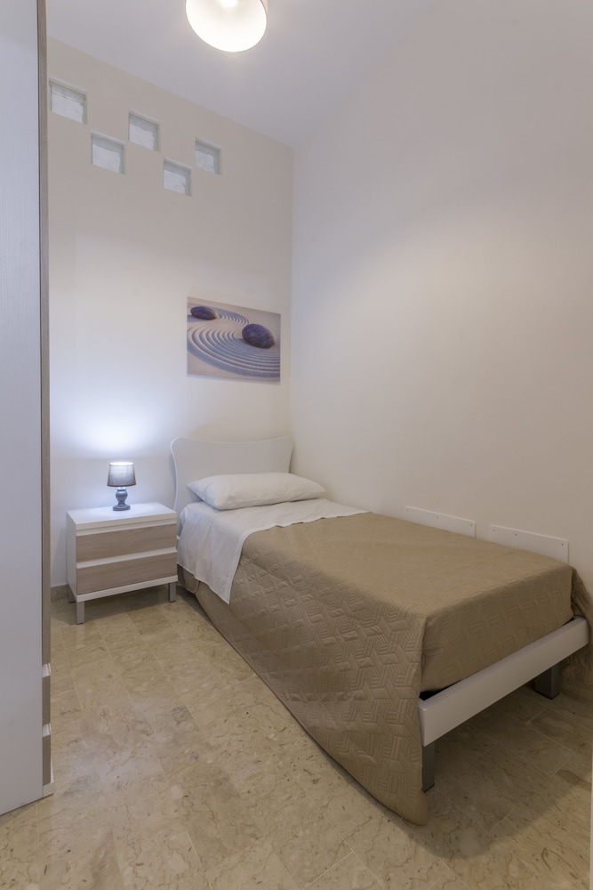 Classic Single Room