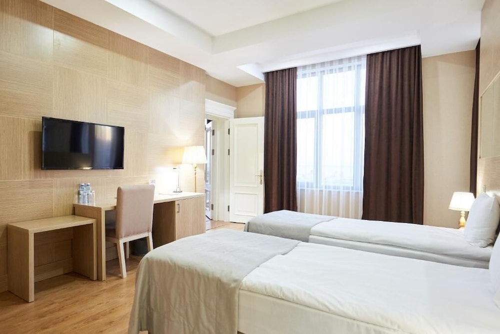 Double Room - Photo 5