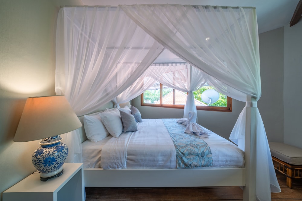 Family Villa, 4 Bedrooms, Pool View - Photo 8