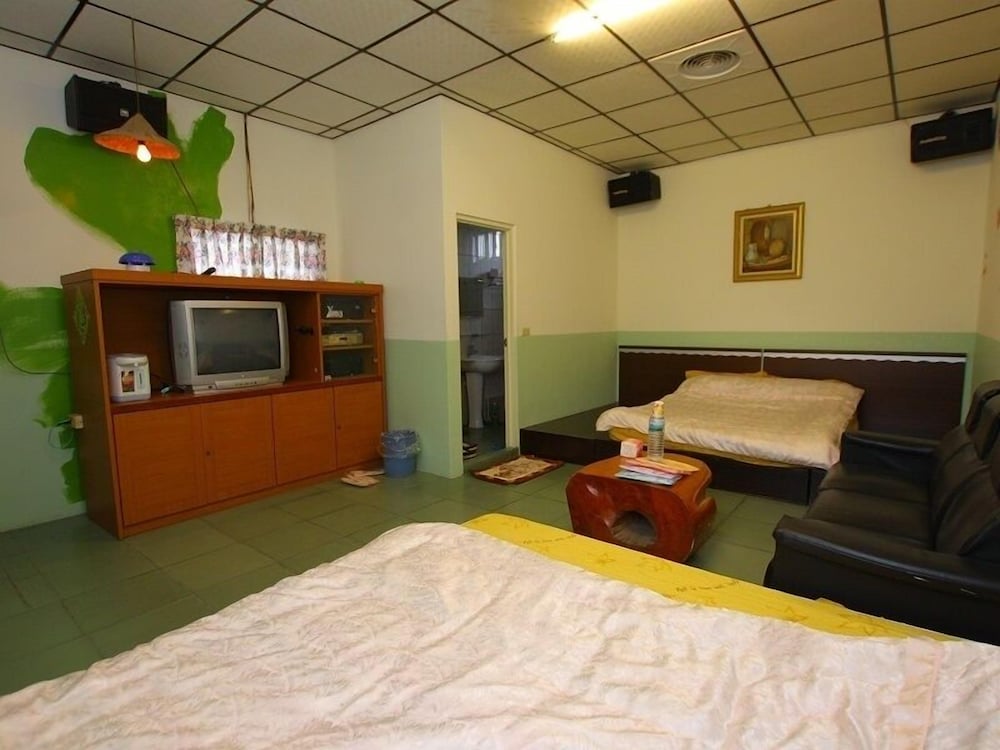 Basic Quadruple Room photo 3